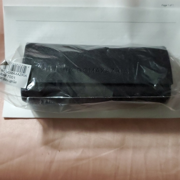 🎉HOST PICK🎉 BCBG Sunglasses - Picture 5 of 5